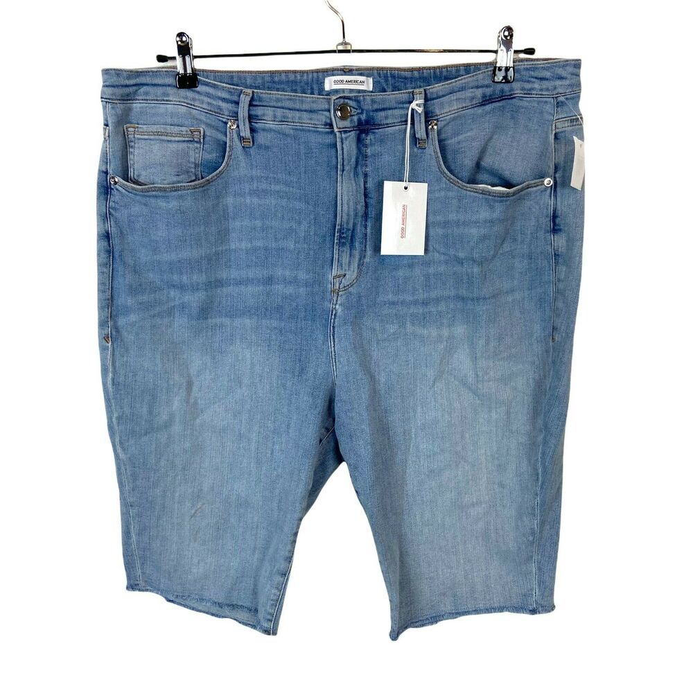 Good American Shorts Size 22 Women's Blue Light Wash Regular Fit Stretch Bermuda